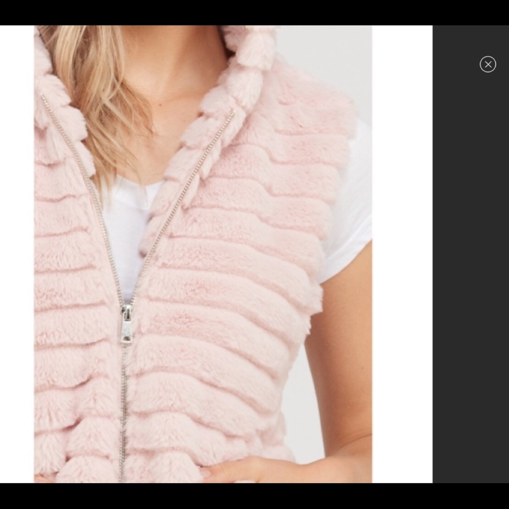 BNWT Faux Fur Baby Pink Hoodie - Picture 3 of 4